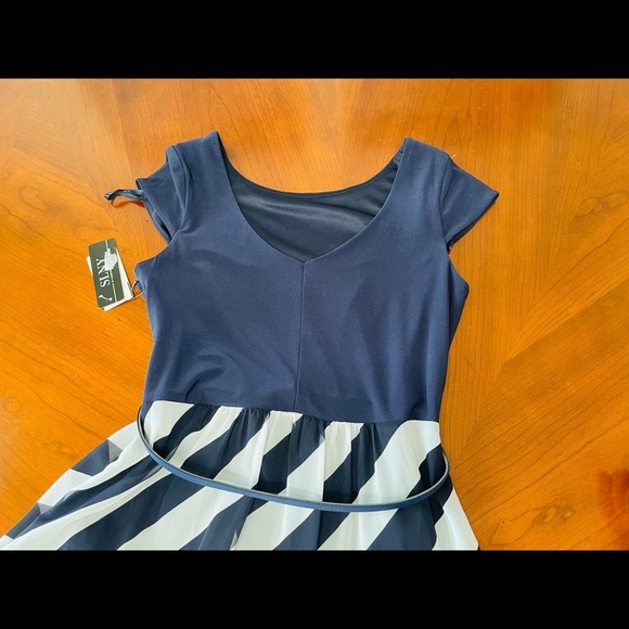 NWT SL Fashion Maxi Dress. Size 6. Navy Blue/Ivory. With belt included. - Picture 11 of 12